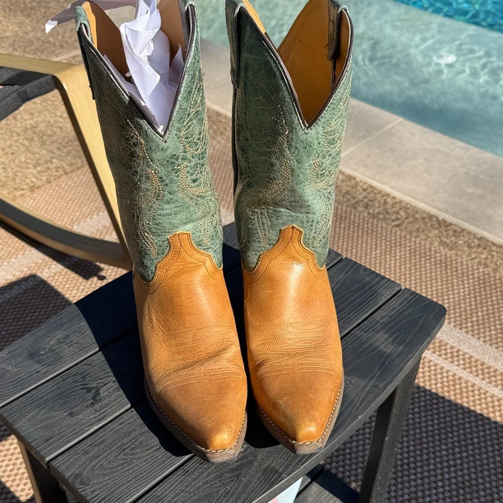 sterling River Green and buckskin Heeled Boots size9. Heavy duty boot. - Picture 2 of 9